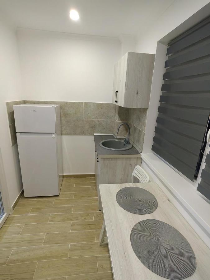 Militari Luxury Flat Roşu Exterior foto